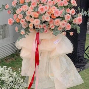 Kệ hoa chúc mừng tông hồng