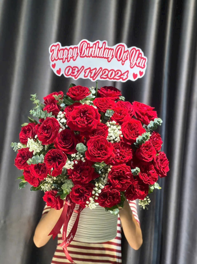 Kệ hoa tông đỏ