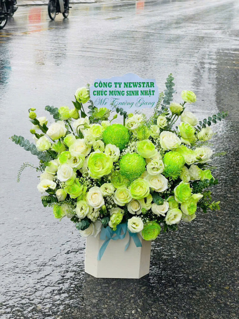 Giỏ hoa tông xanh