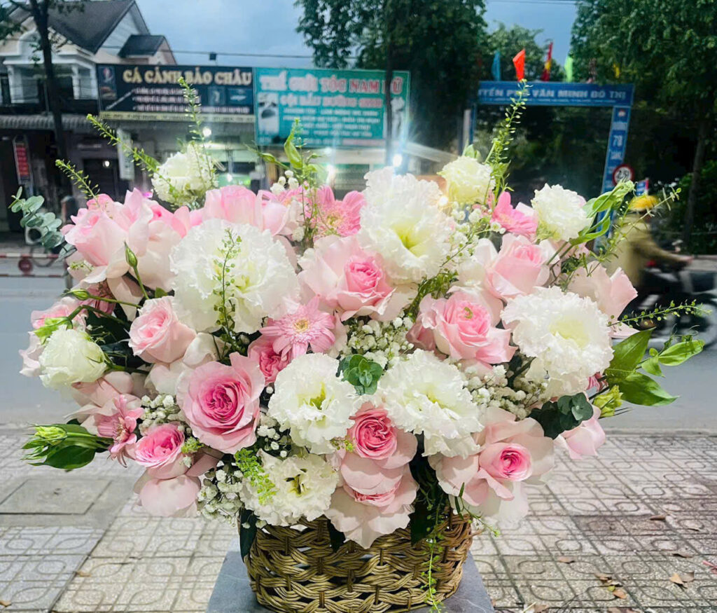 Giỏ hoa xinh đẹp